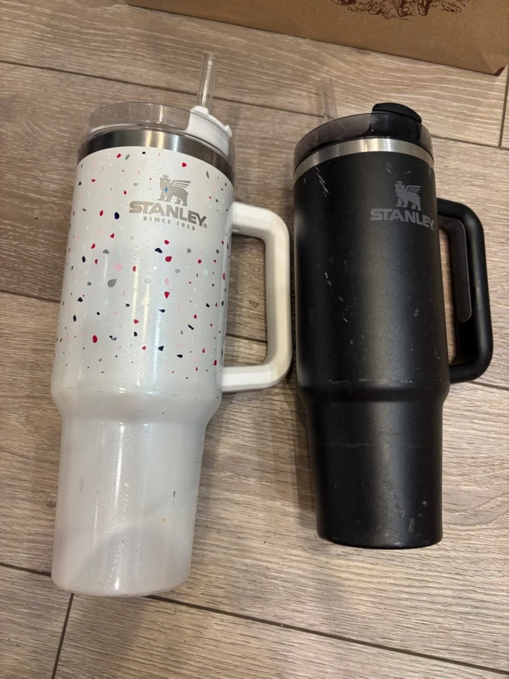 2 Stanley White Confetti & Black Insulated Travel Mugs with Handles - Picture 2 of 8